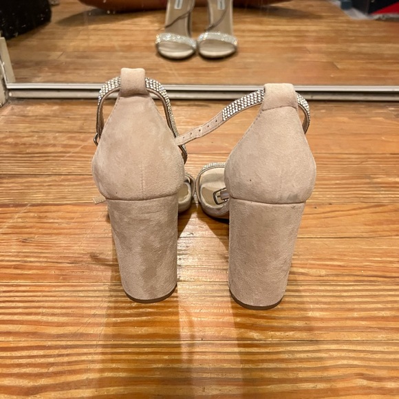 Heels - Picture 2 of 4